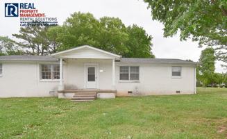 featured image of 1513 Lakeshore Dr