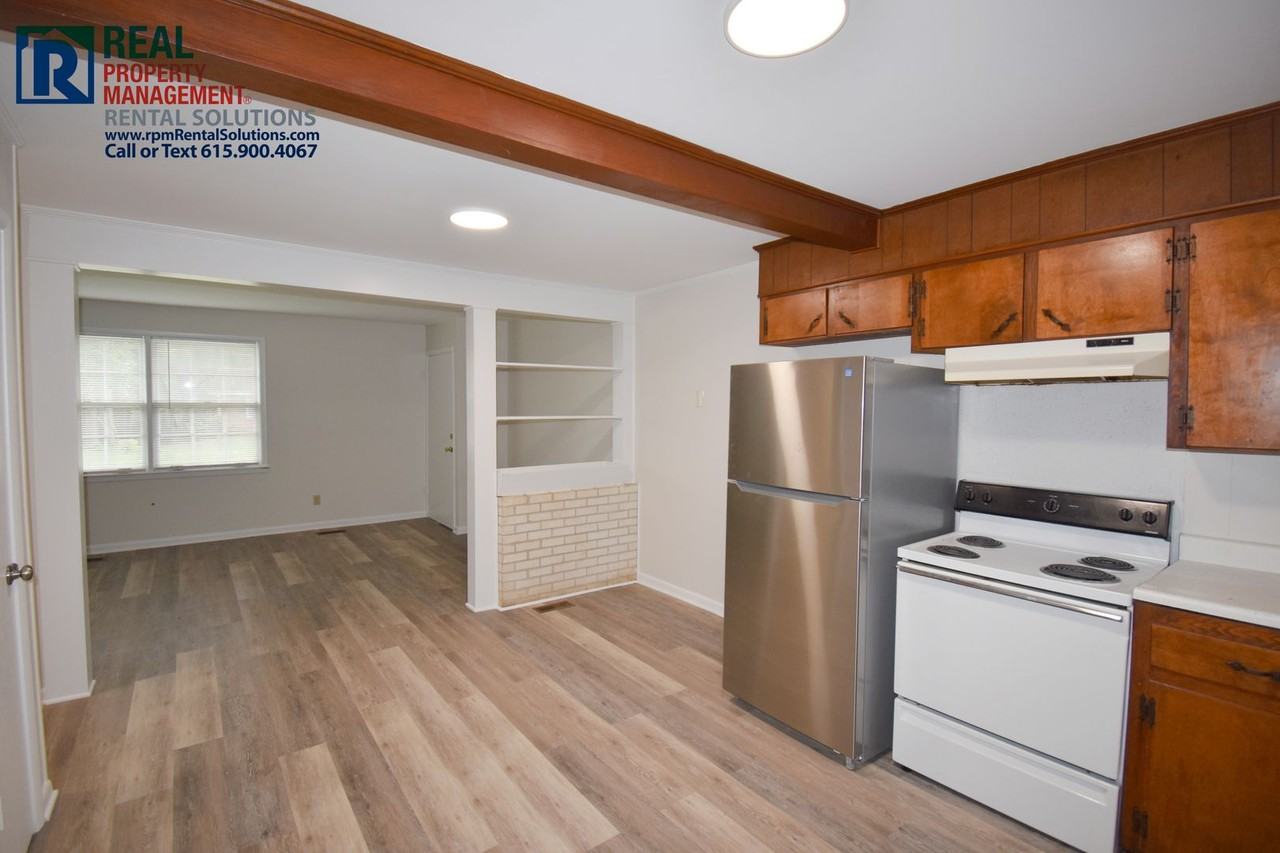 1513 Lakeshore Dr - Photo 4 of 14