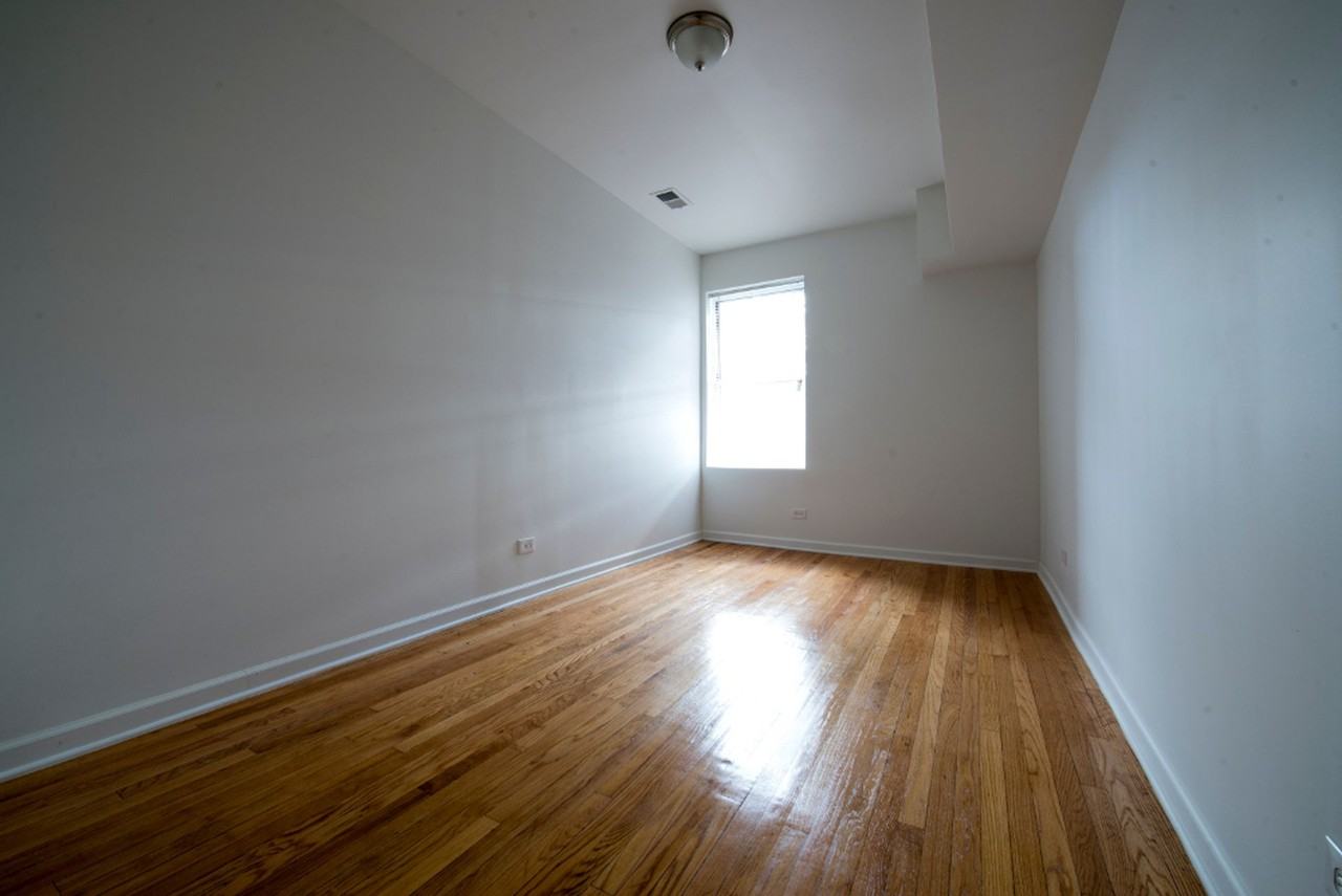 7240 S Yates - Photo 4 of 20