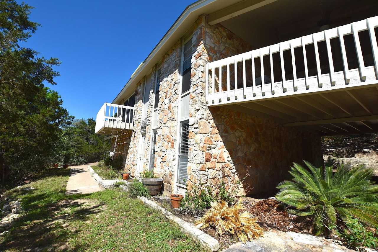 1905A Toro Canyon Rd