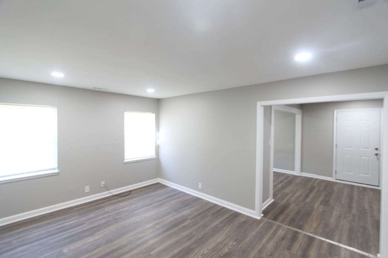 7808 Vienna Ave - Photo 2 of 12