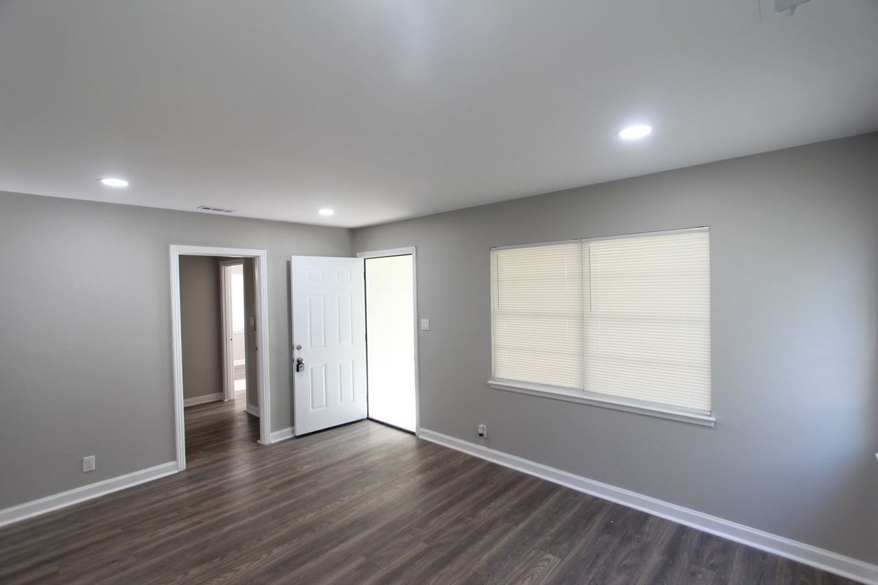 7808 Vienna Ave - Photo 4 of 12