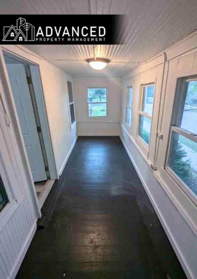 661 S 60th St - Photo 2 of 12