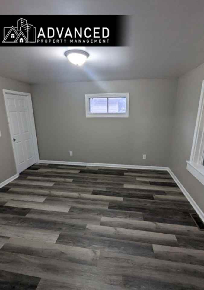 661 S 60th St - Photo 3 of 12