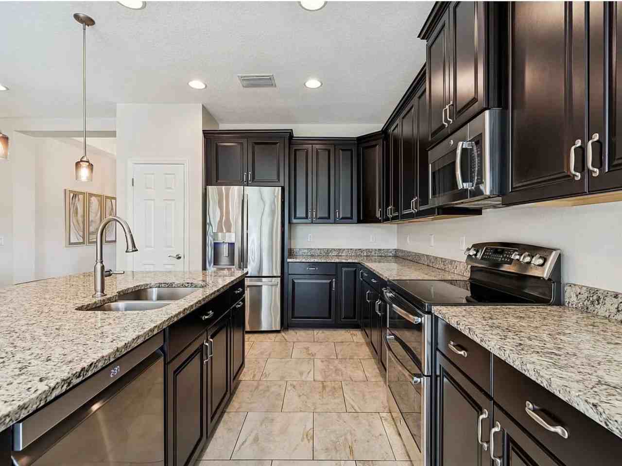 3987 Sunset Lake Dr - Photo 5 of 25