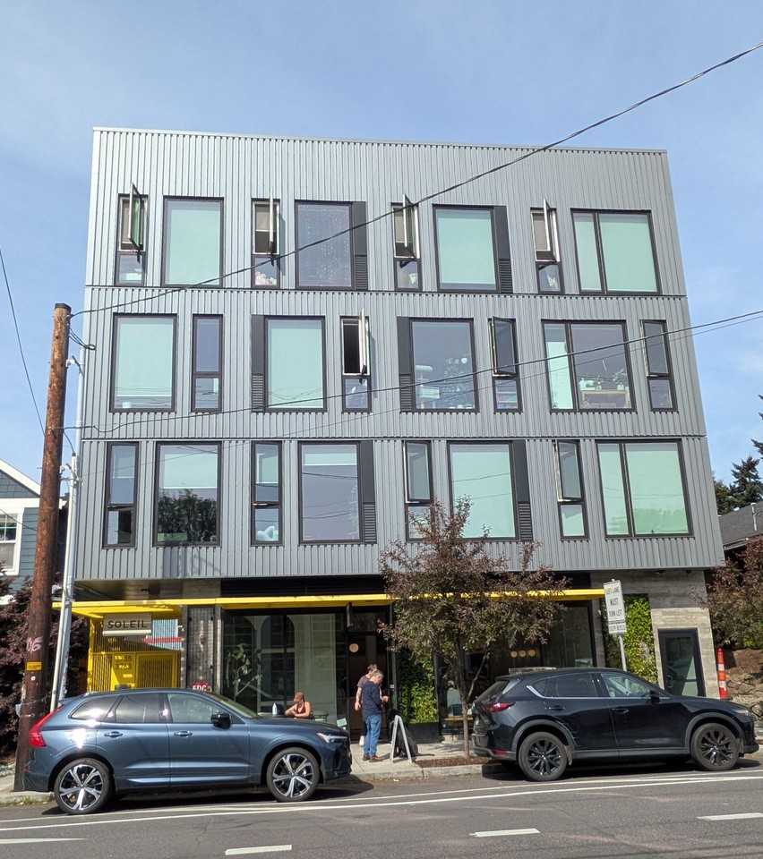 Soleil Apartments - Photo 3 of 8
