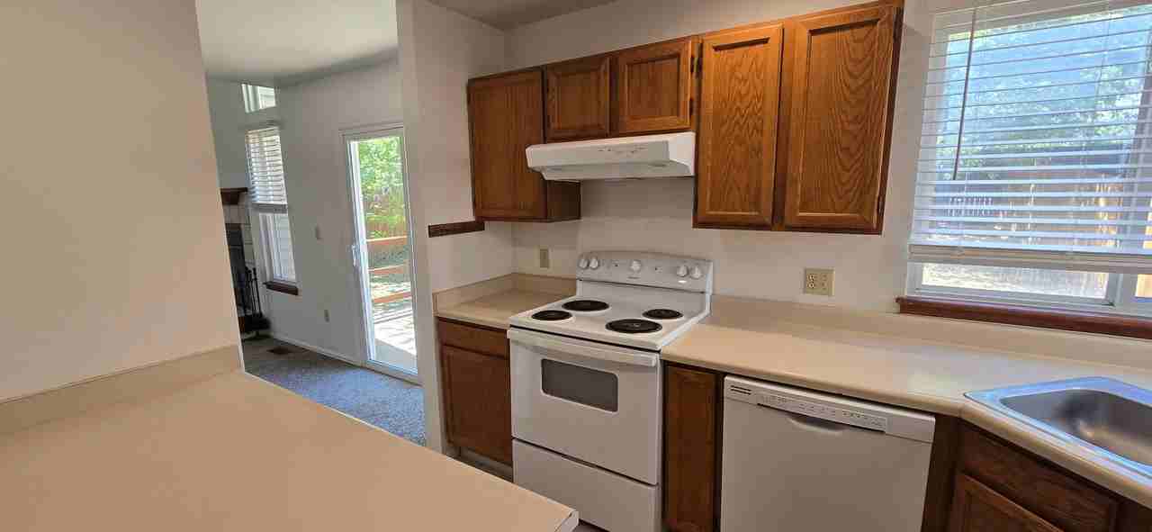 317 Grouse Ct - Photo 4 of 27