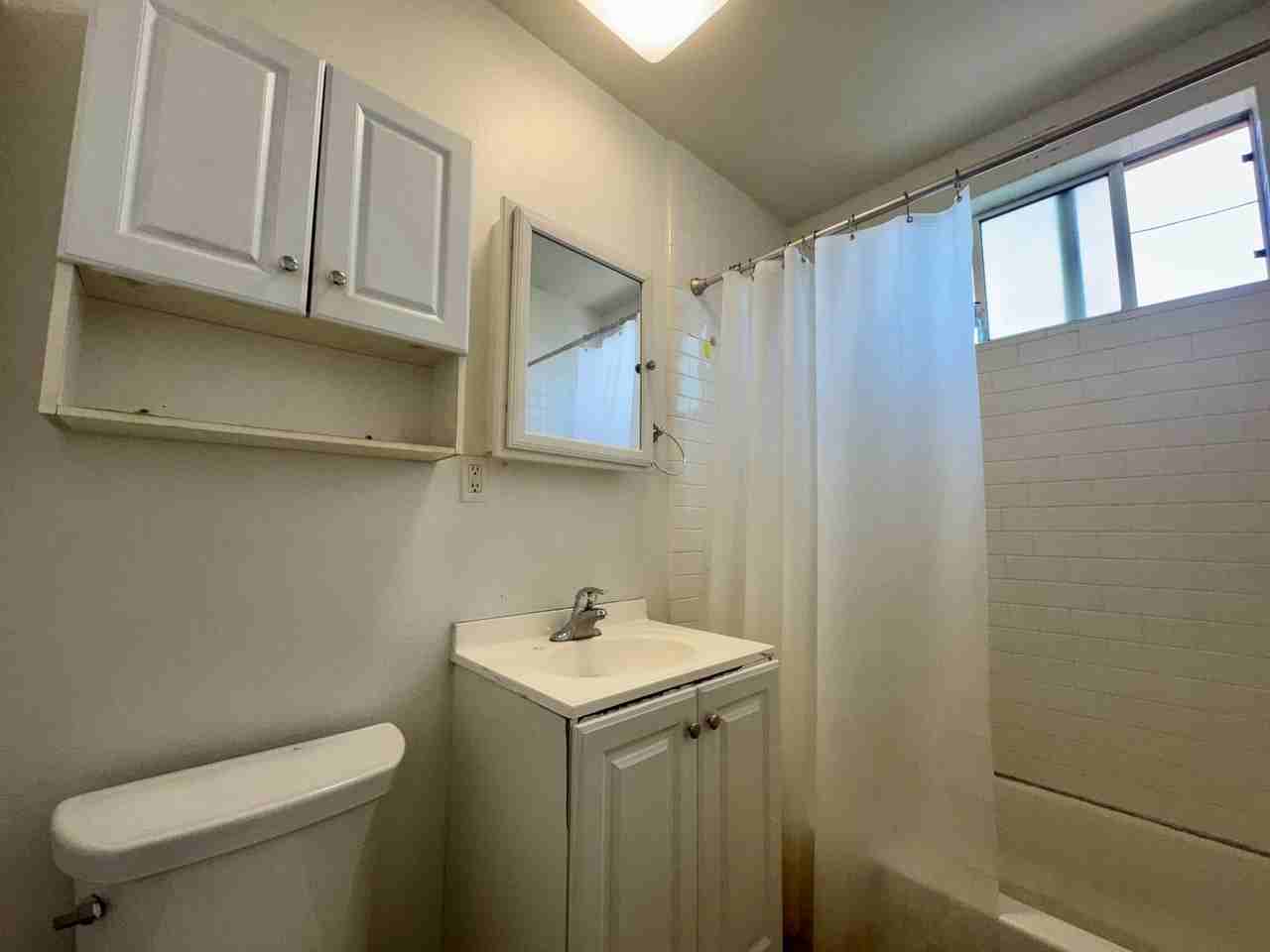 540 N Madison Ave #4 - Photo 5 of 9