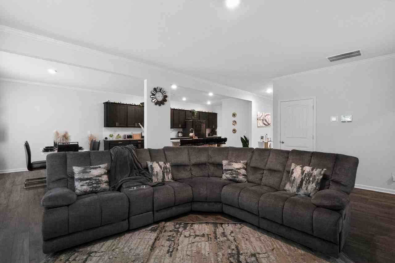 4842 Layton Dr - Photo 5 of 32