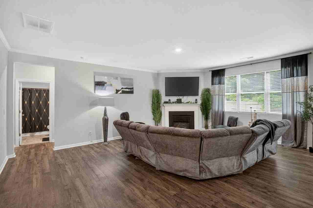 4842 Layton Dr - Photo 6 of 32