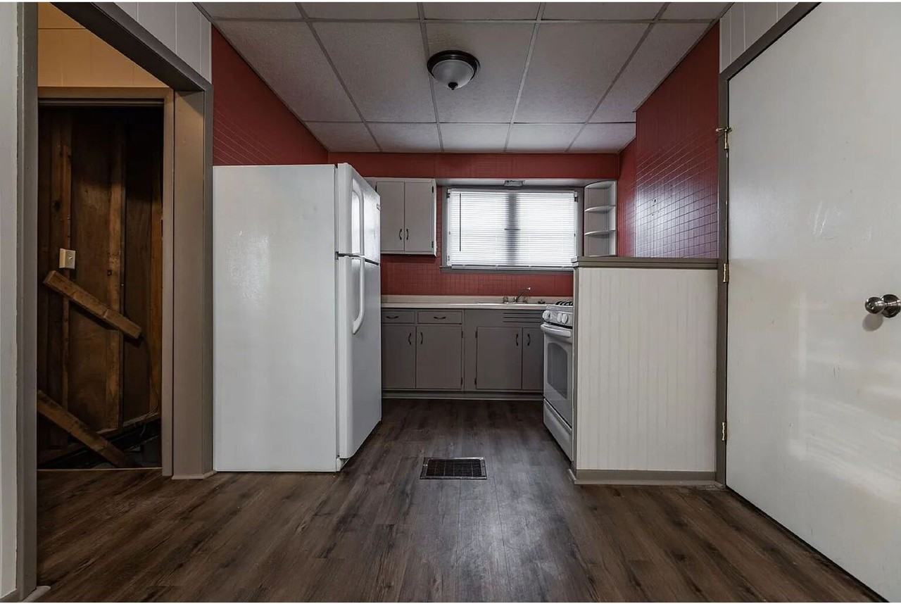1213 Gohres St - Photo 5 of 10