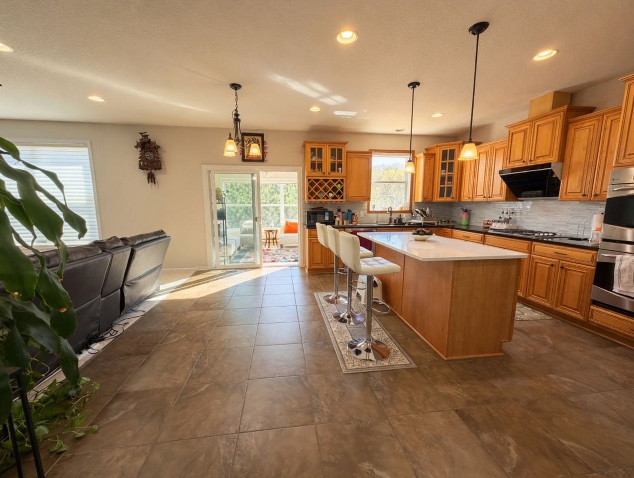 1443 Bethesda Cir - Photo 7 of 50