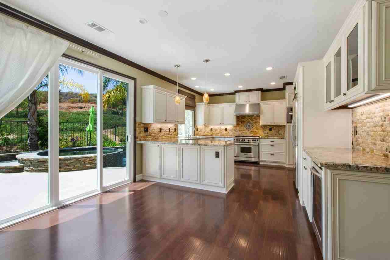2260 Buss Ln - Photo 4 of 27