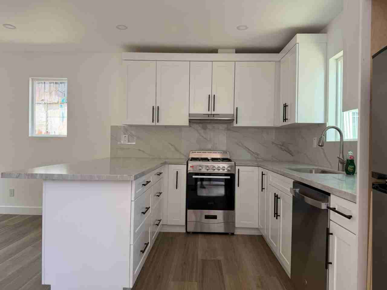 8016 Helm St - Photo 3 of 7