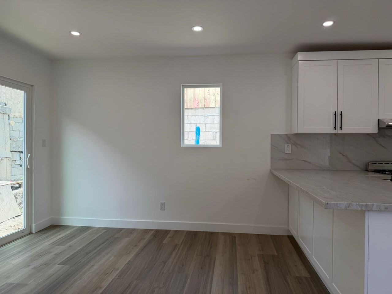 8016 Helm St - Photo 4 of 7