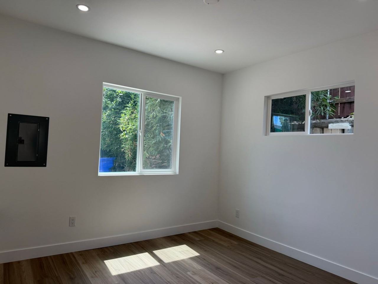 8016 Helm St - Photo 5 of 7
