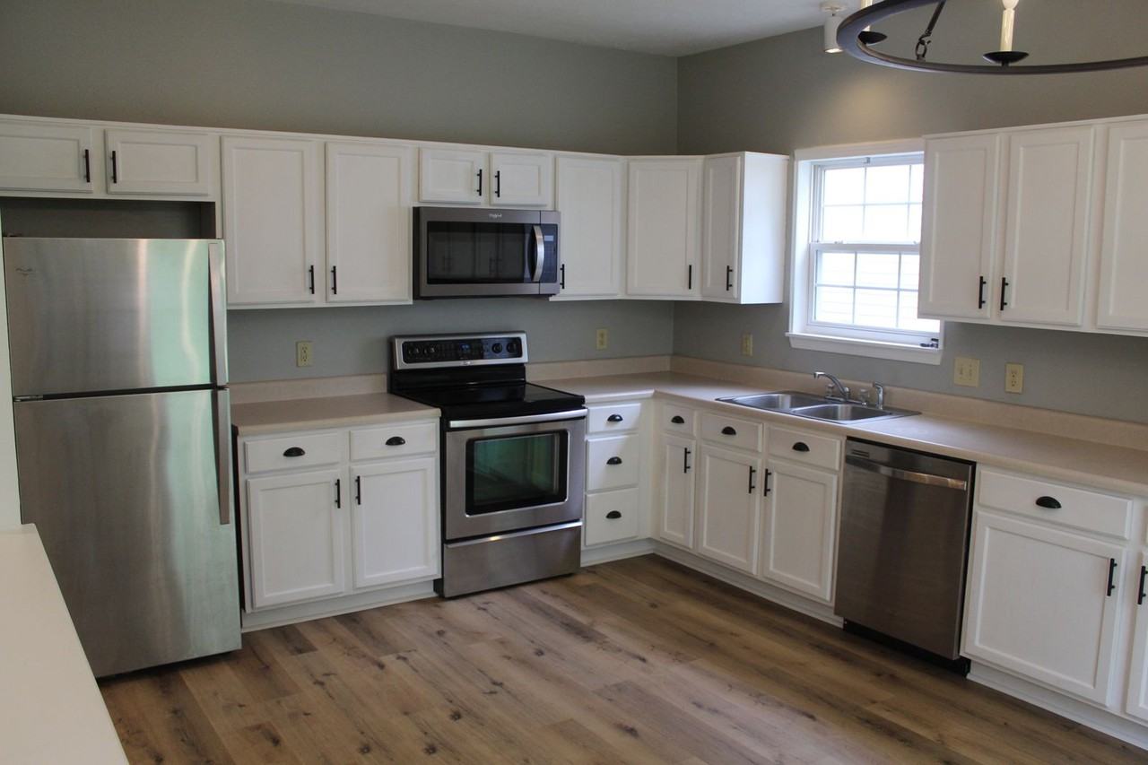 868 Flying Sun Dr - Photo 3 of 19