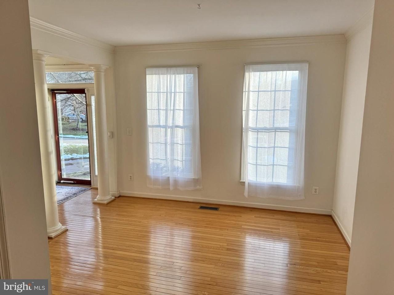 5901 Ewing Pl - Photo 6 of 45