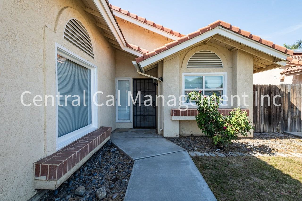 9904 Cimarron Trails Dr - Photo 2 of 17