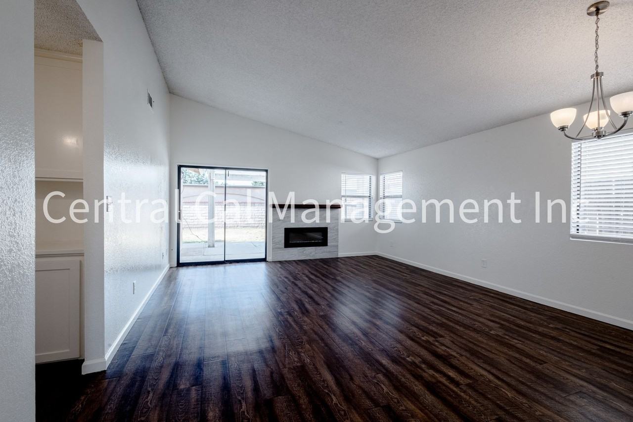 9904 Cimarron Trails Dr - Photo 3 of 17