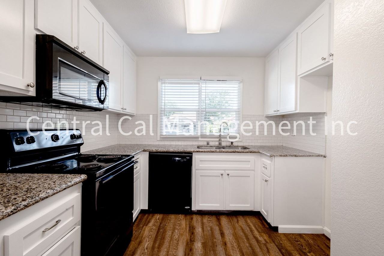 9904 Cimarron Trails Dr - Photo 5 of 17