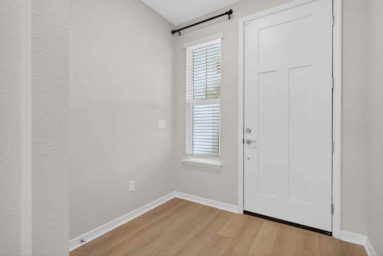 719 Cool Breeze Way - Photo 5 of 34