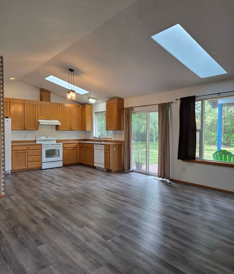 1306 Mcclellan St - Photo 4 of 22