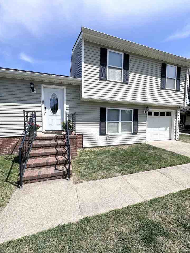 509 Bowling Green Ct - Photo 2 of 33