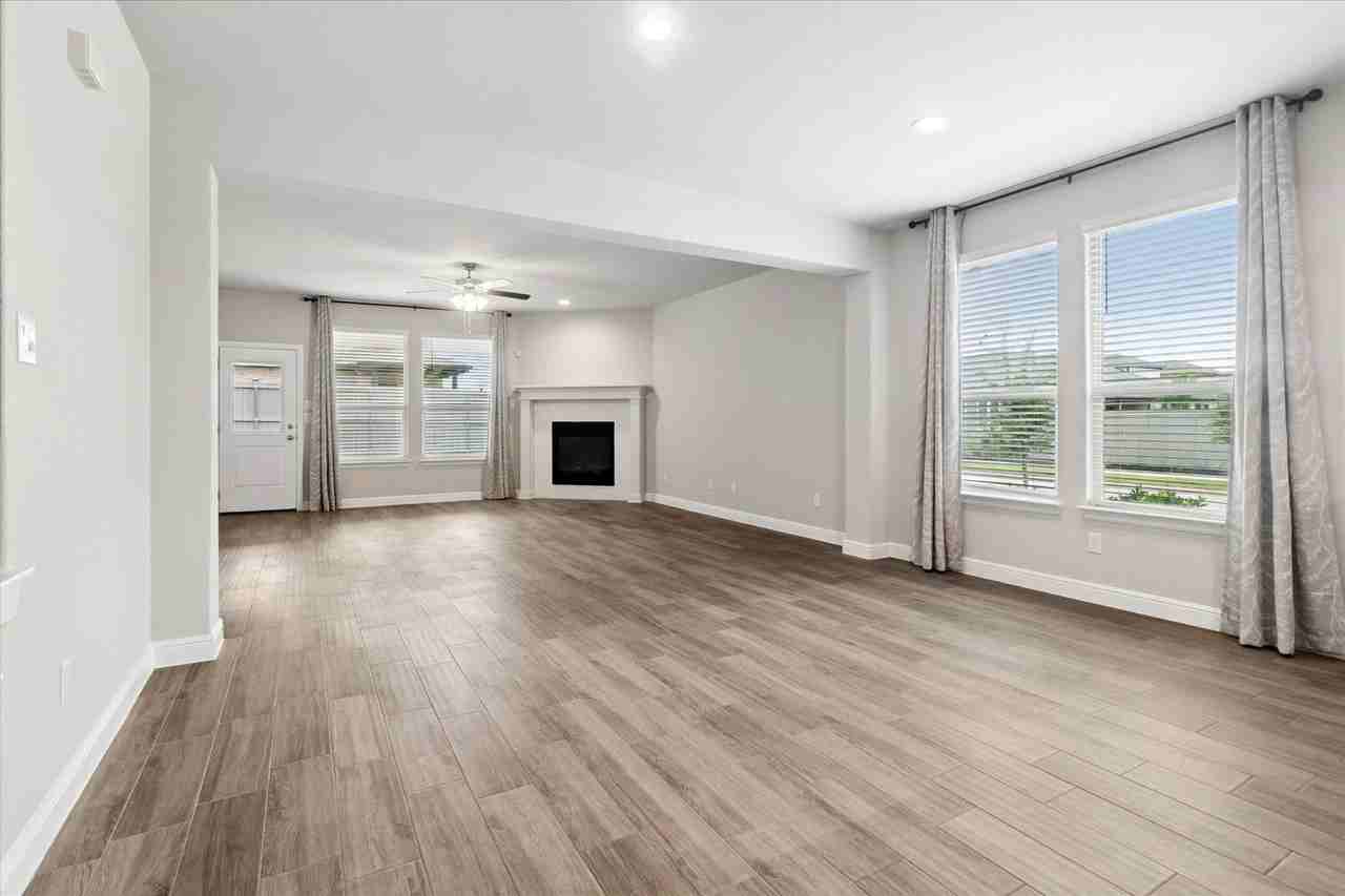 1713 Brindle St - Photo 4 of 36