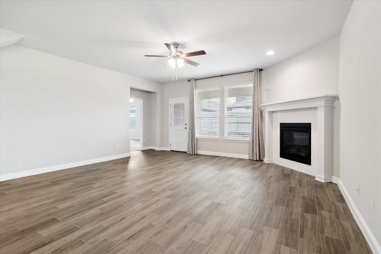 1713 Brindle St - Photo 6 of 36