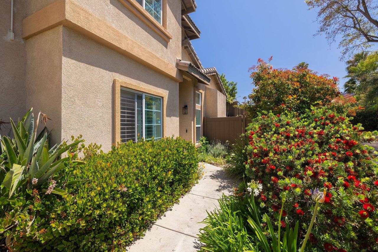 810 Daybreak Pl - Photo 2 of 20
