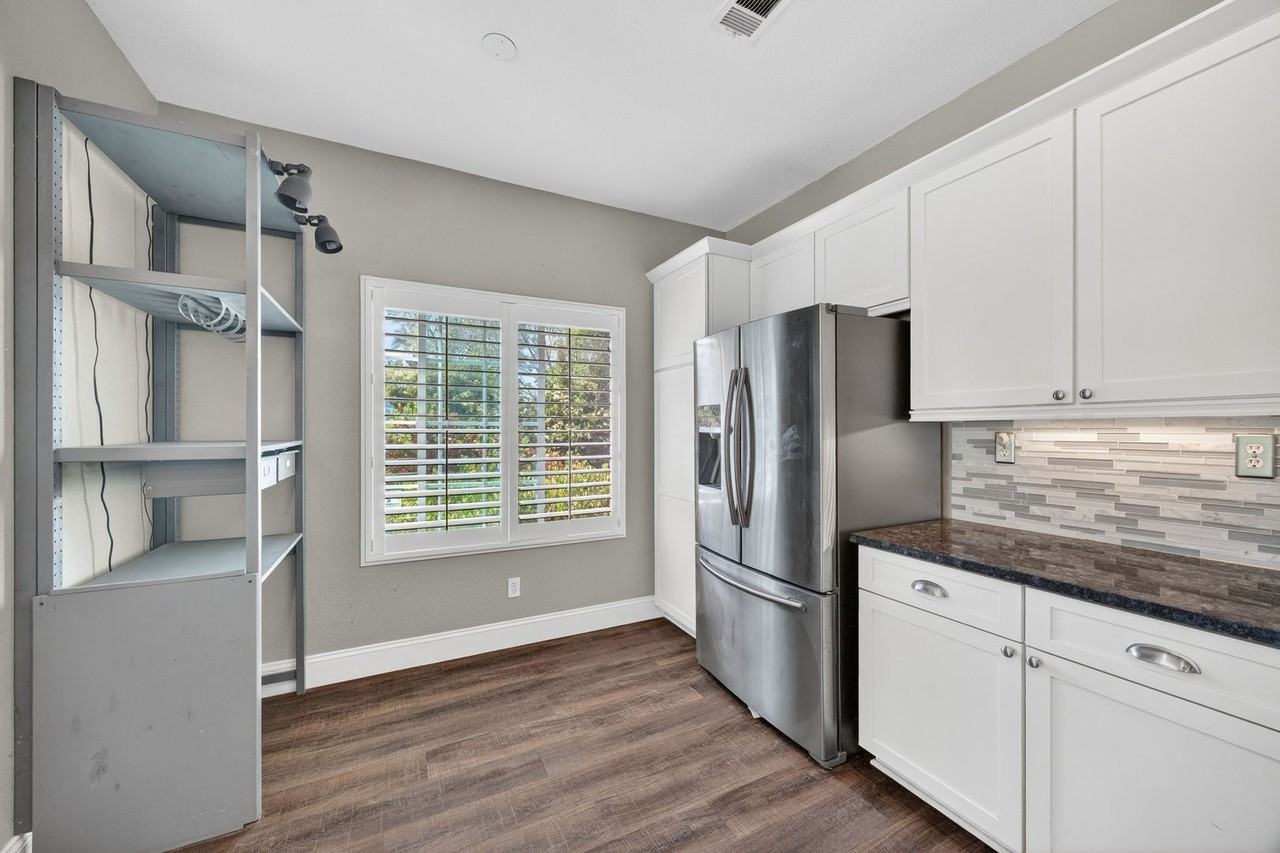 810 Daybreak Pl - Photo 5 of 20