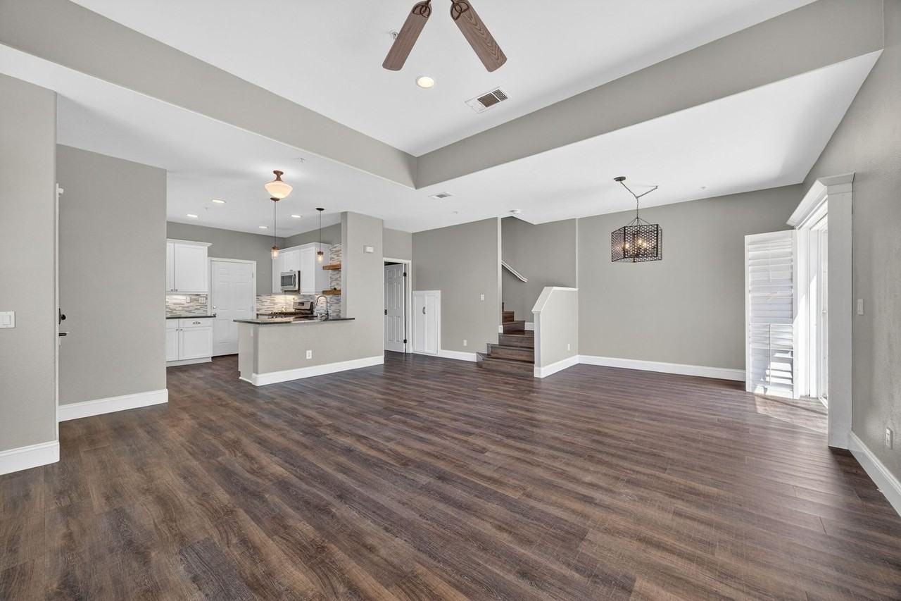 810 Daybreak Pl - Photo 6 of 20