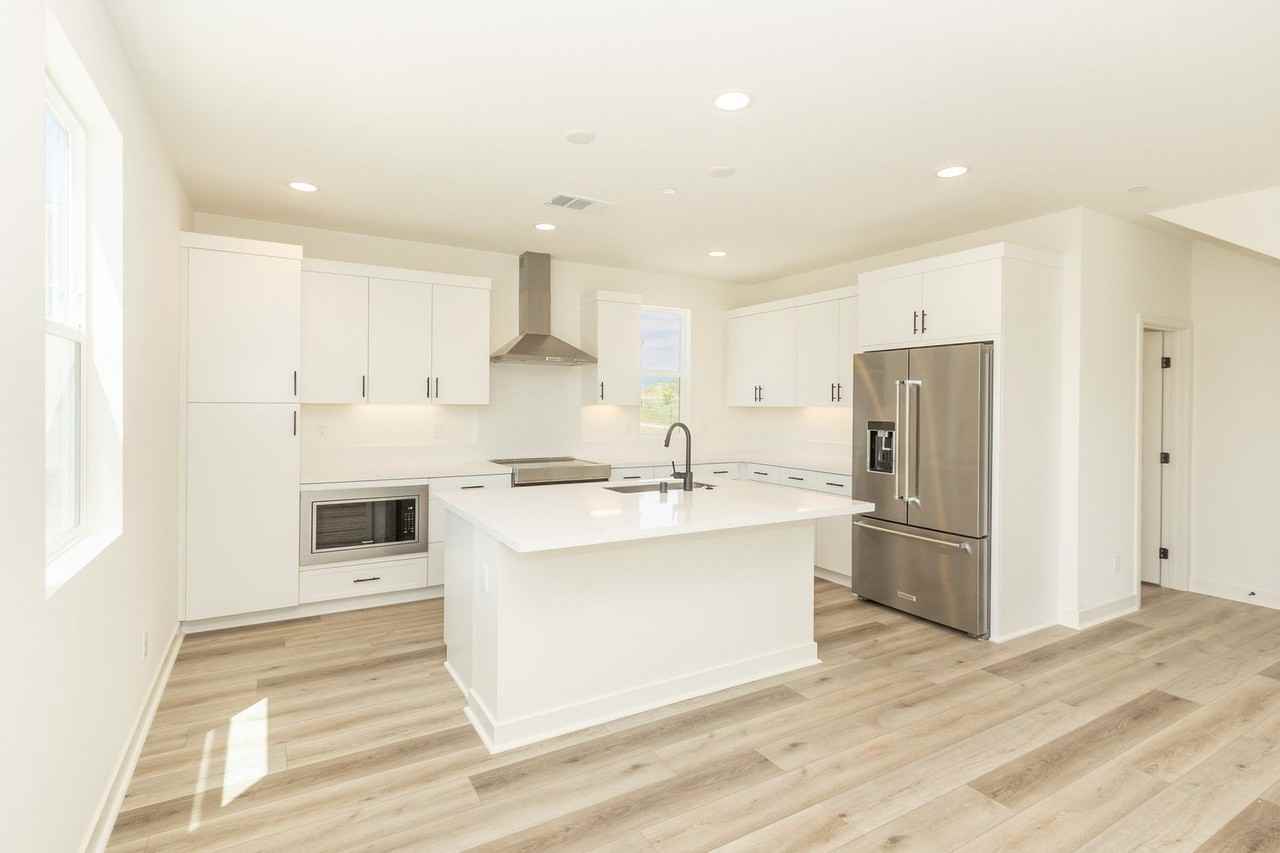 403 Caliper Way - Photo 4 of 48