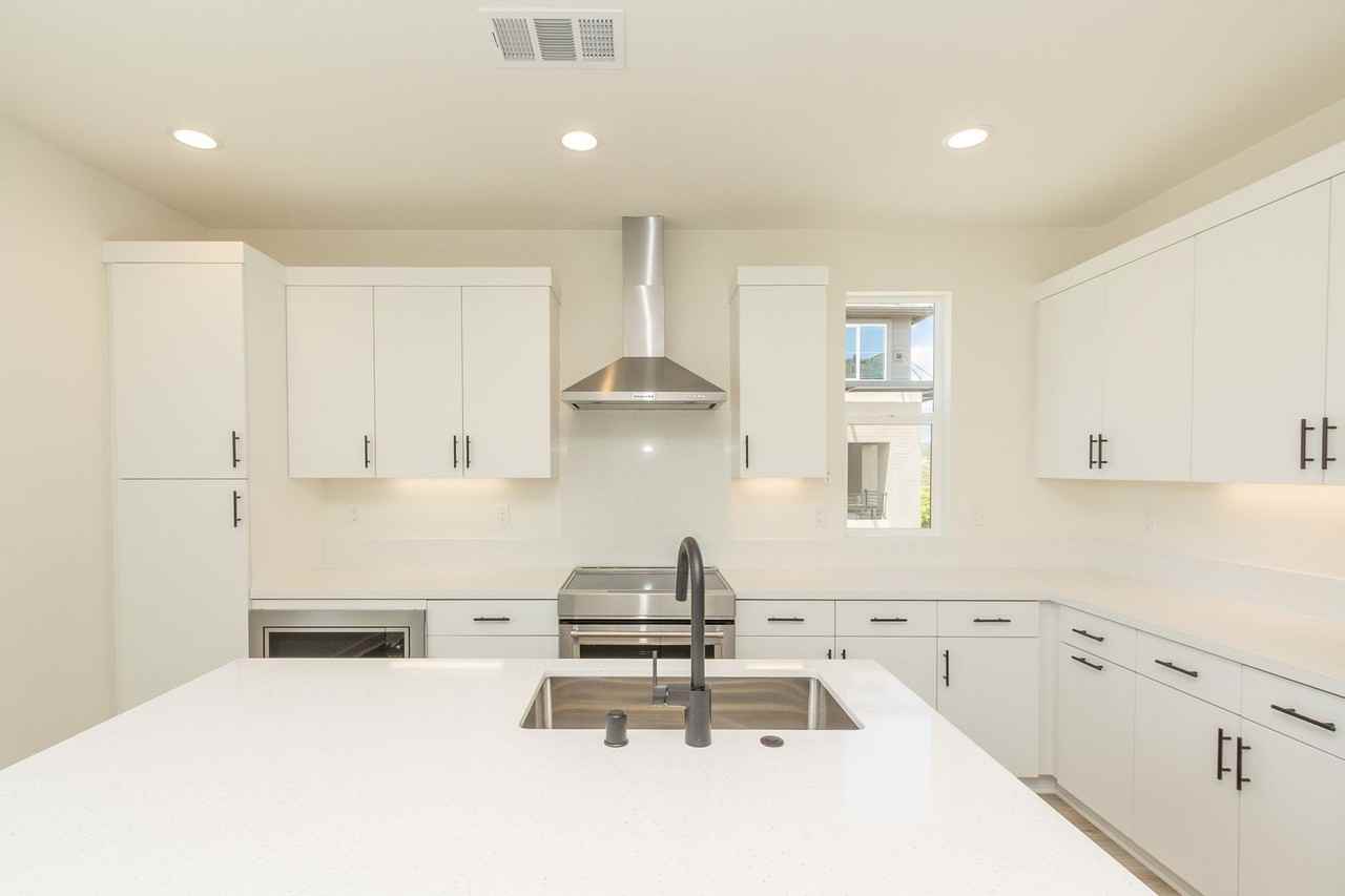 403 Caliper Way - Photo 5 of 48
