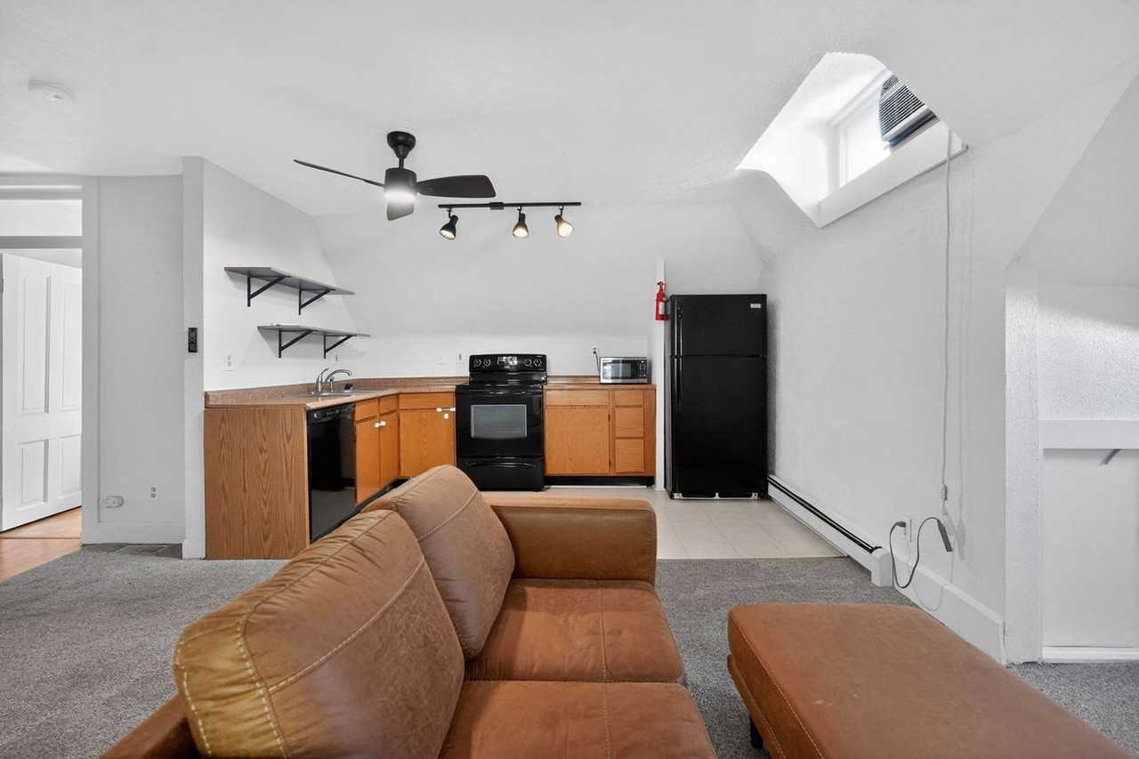 2101 E 16th Ave - Photo 4 of 28