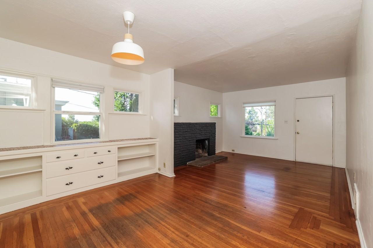 4572 Tompkins Ave - Photo 6 of 26