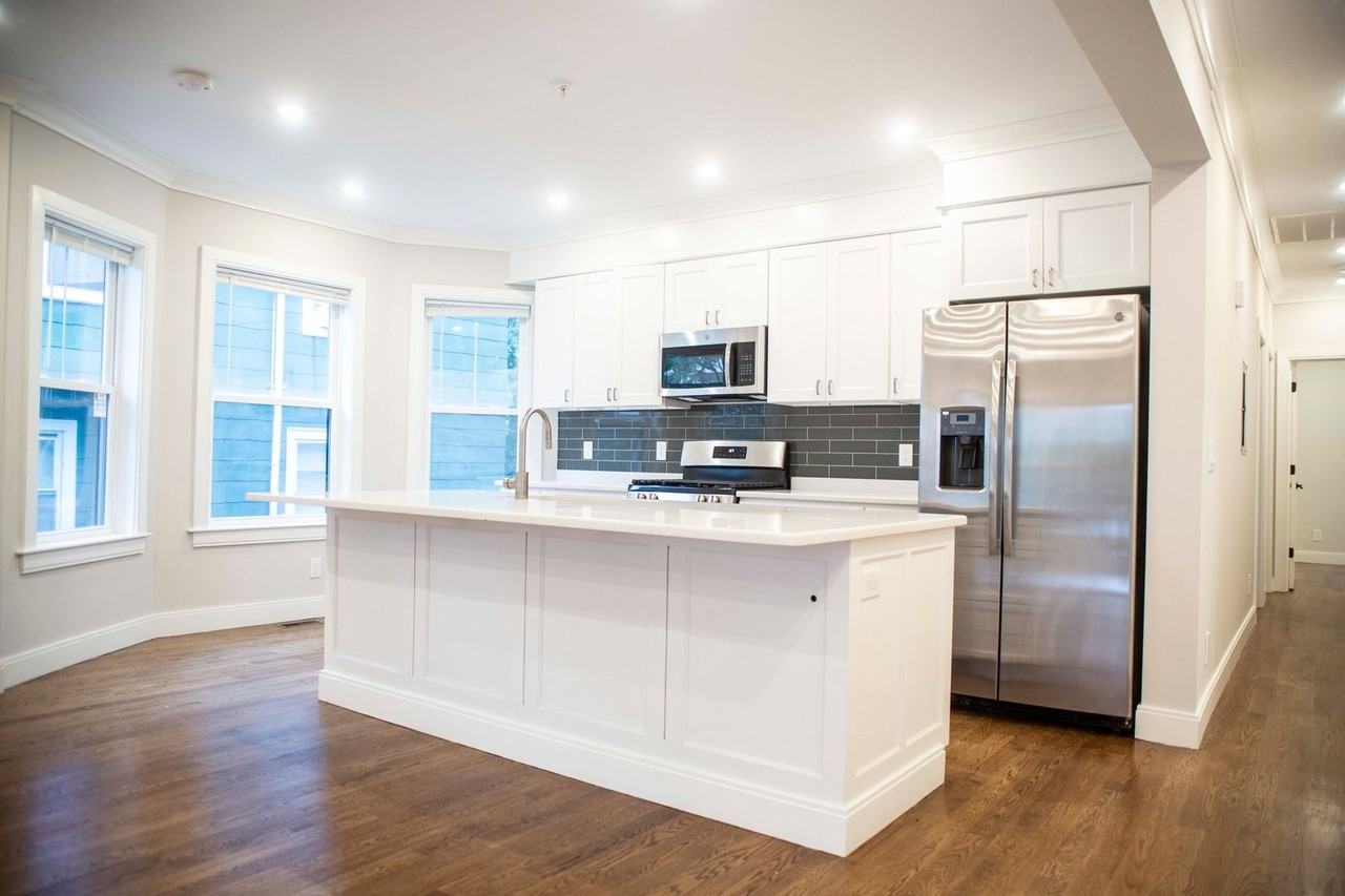 53 Quint Ave - Photo 3 of 14