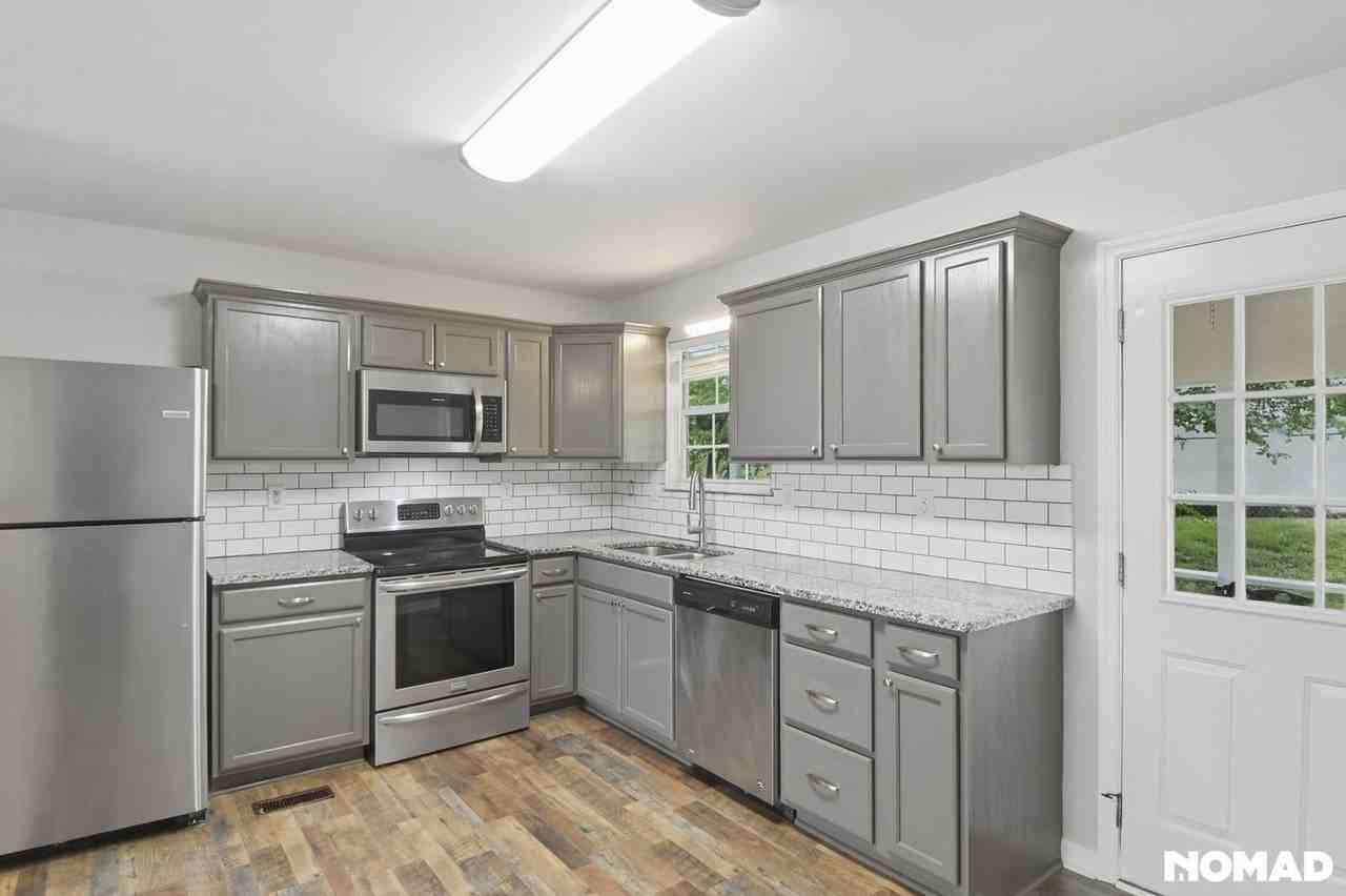 3380 Sheila Dr Se - Photo 2 of 16