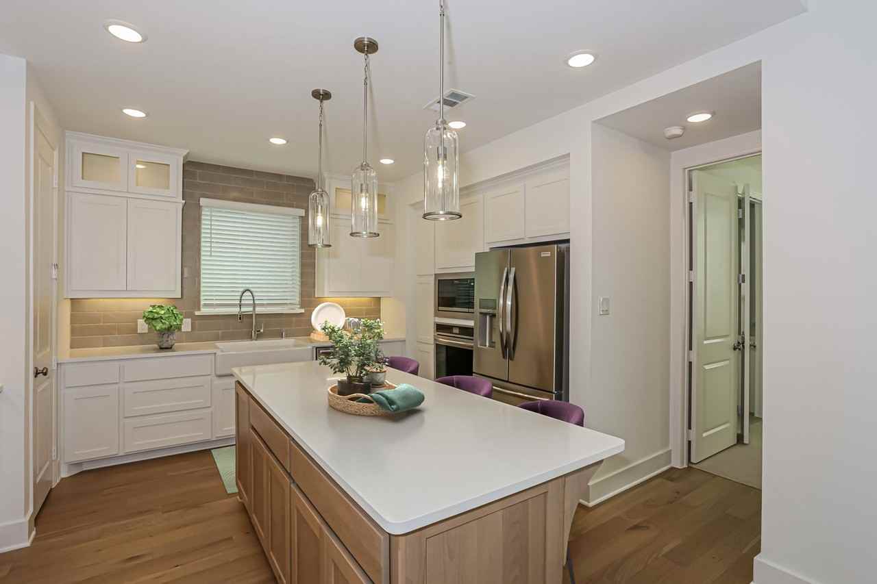 2852 Holland Ct - Photo 4 of 40