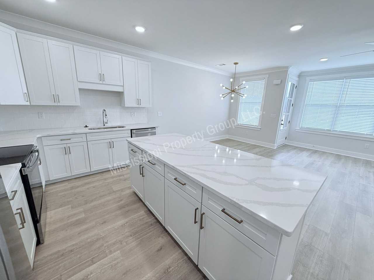613 Miramar Ln - Photo 6 of 30