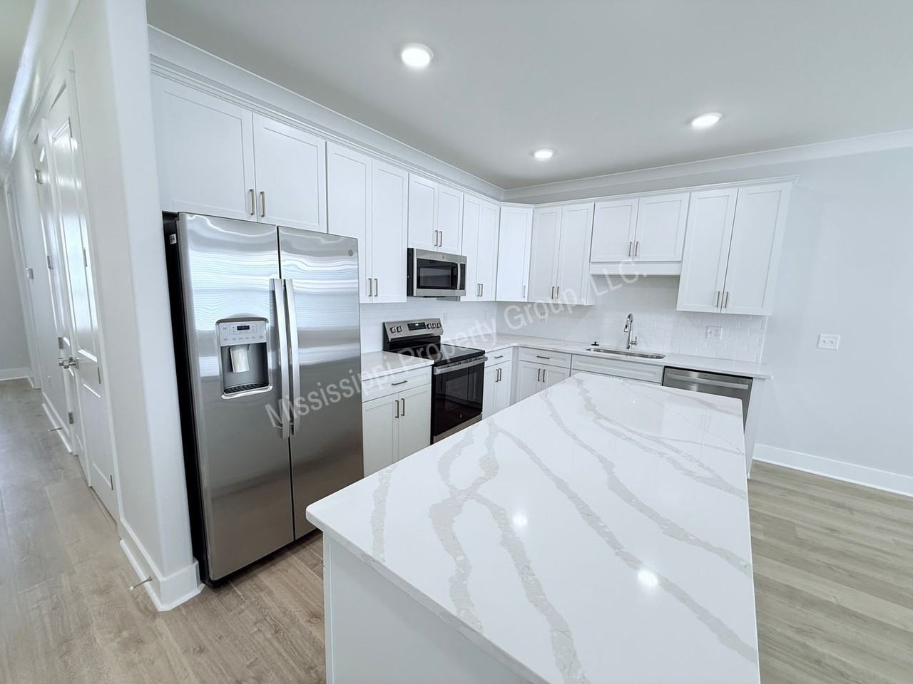 615 Miramar Ln - Photo 5 of 30