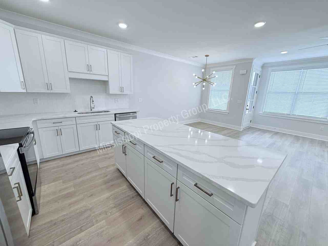 615 Miramar Ln - Photo 6 of 30