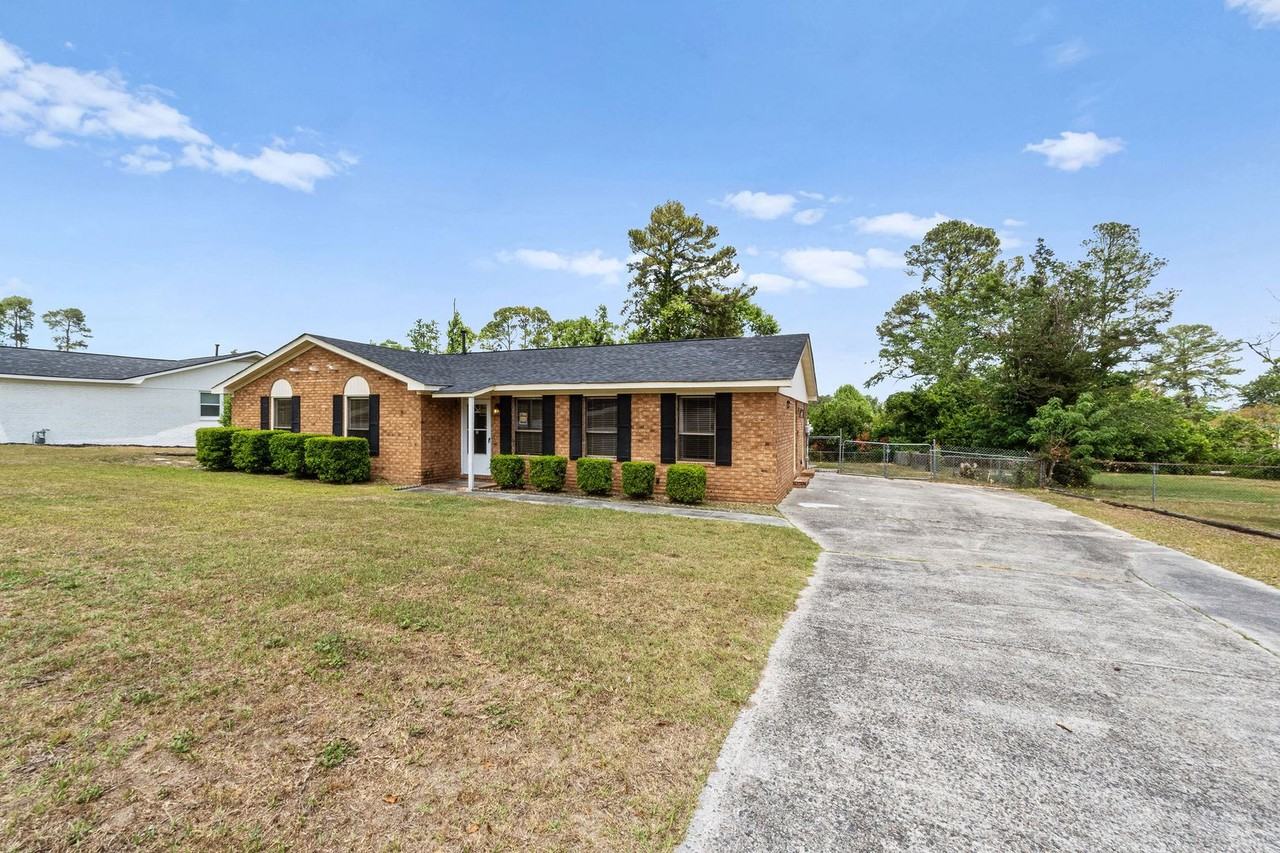 262 Indian Creek Rd - Photo 2 of 21