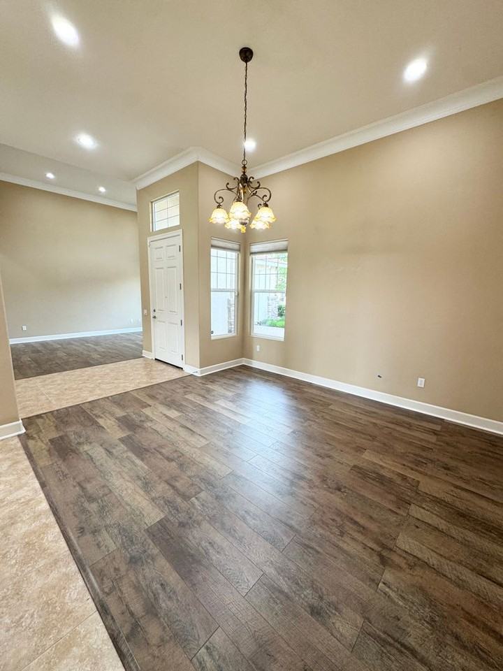 1053 Overland Ln - Photo 3 of 46
