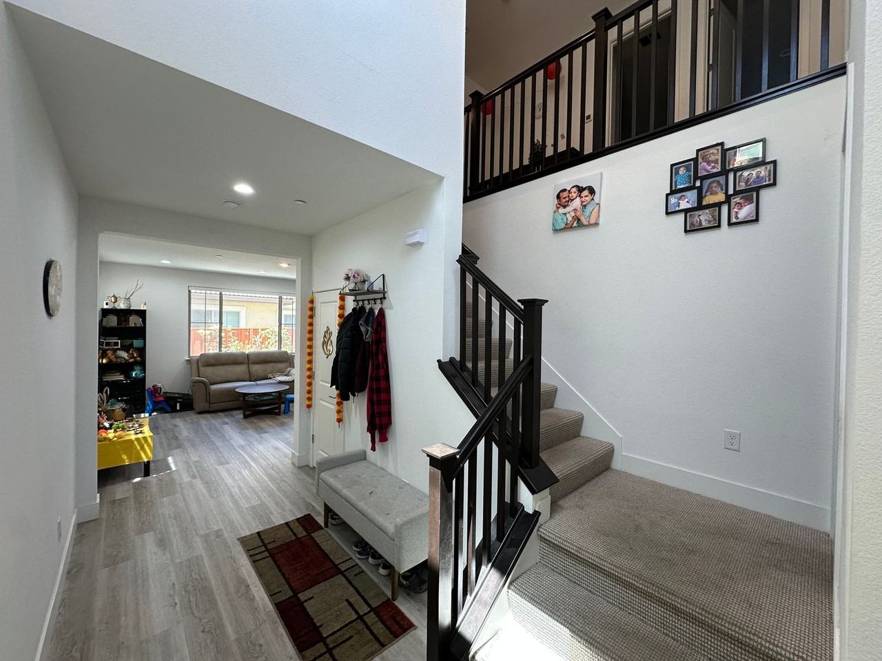 561 N Dolcetto Pl - Photo 4 of 25