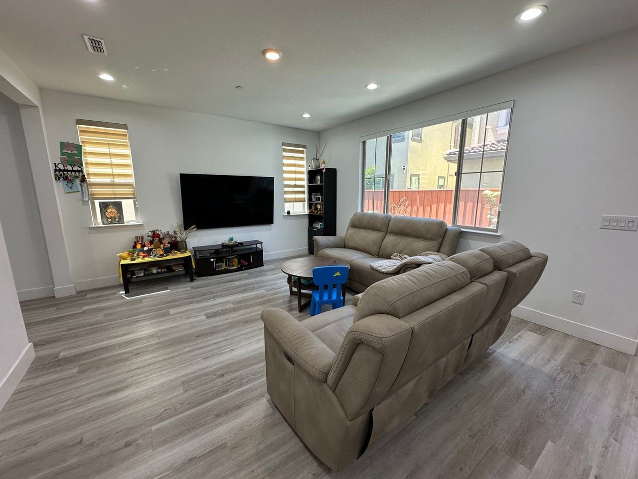 561 N Dolcetto Pl - Photo 6 of 25