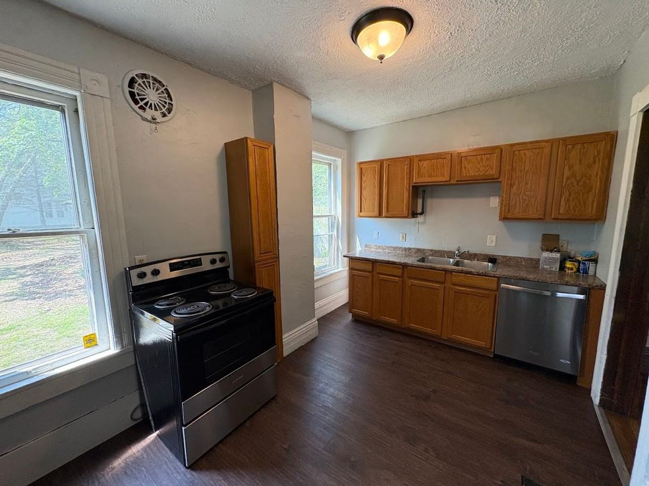 532 Crosby St - Photo 7 of 29