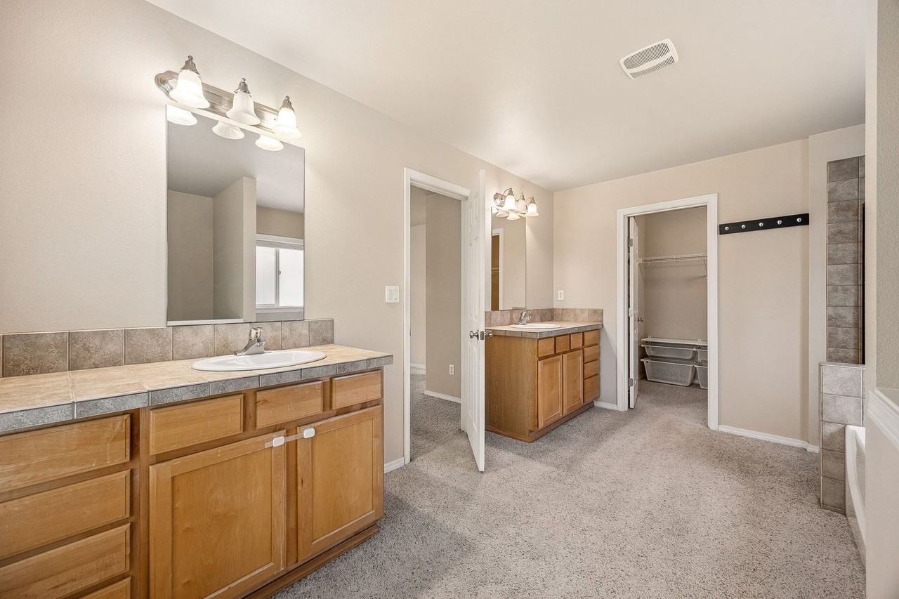 19123 14th Dr Se - Photo 5 of 25