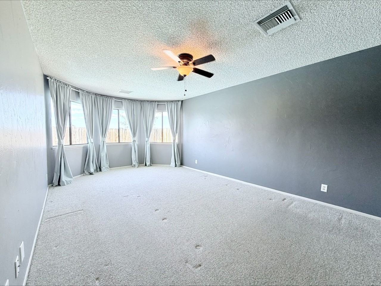 624 Yellow Astor Ave - Photo 7 of 20